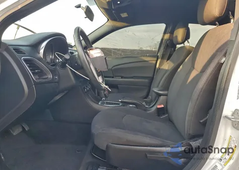 2014 Chrysler 200 Touring z USA, uszkodzony, nr VIN 1C3CCBBB3EN107542